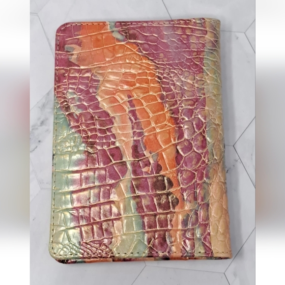 Brahmin Destiny Melbourne Passport Wallet in Genuine Croc-embossed Leather. - Picture 3 of 7